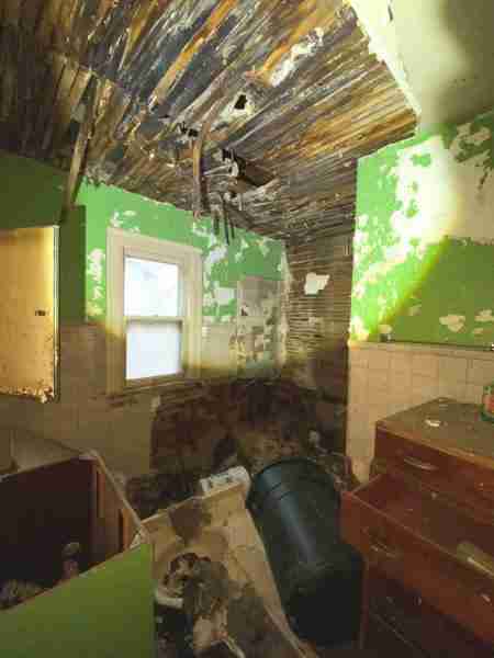 14475 Robson (29).jpg